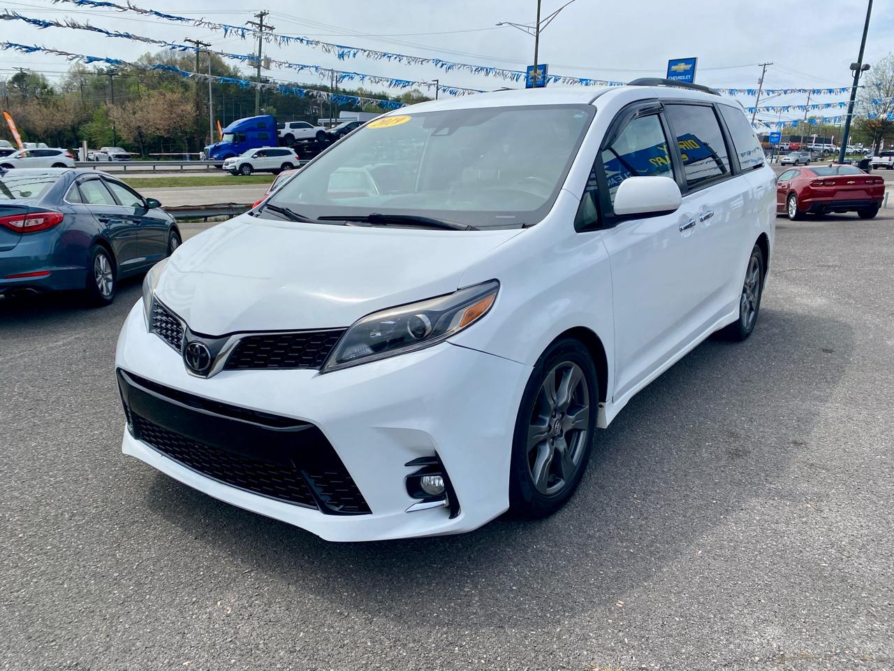 Toyota Sienna SE FWD 8-Passenger (Natl) 2019