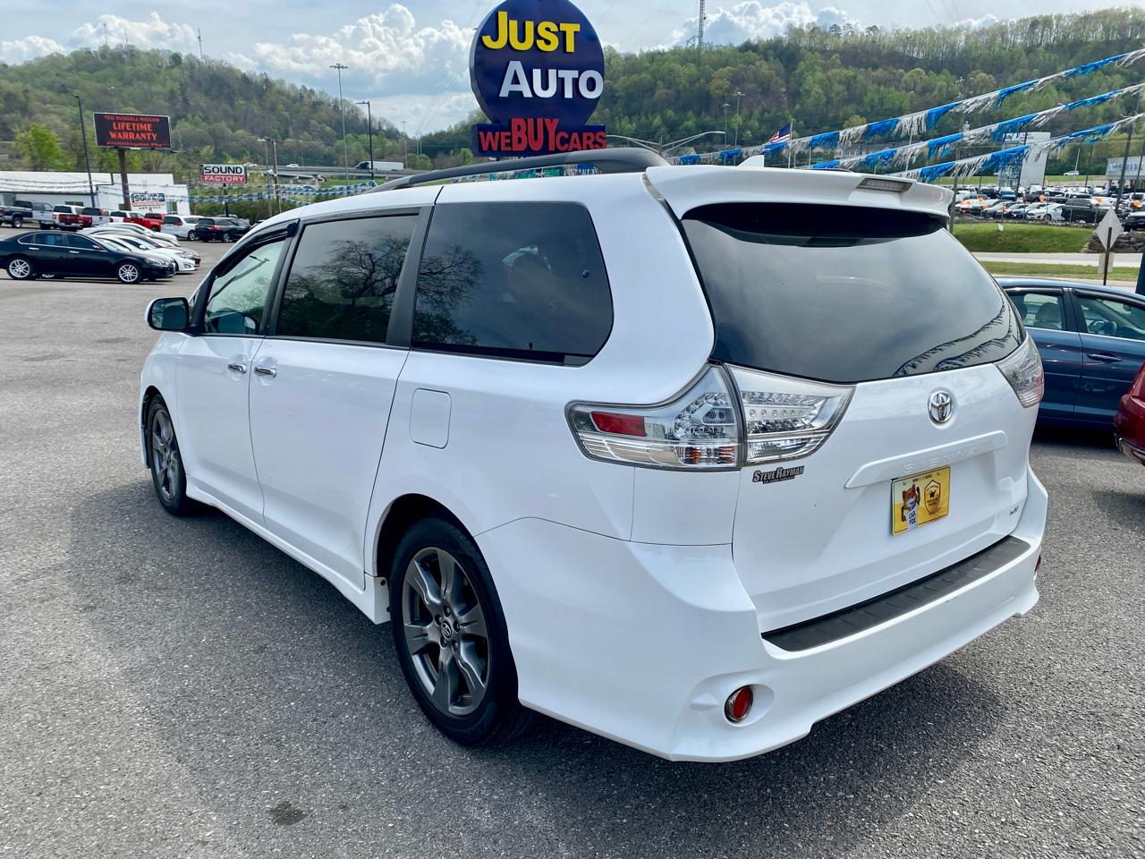 Toyota Sienna SE FWD 8-Passenger (Natl) 2019