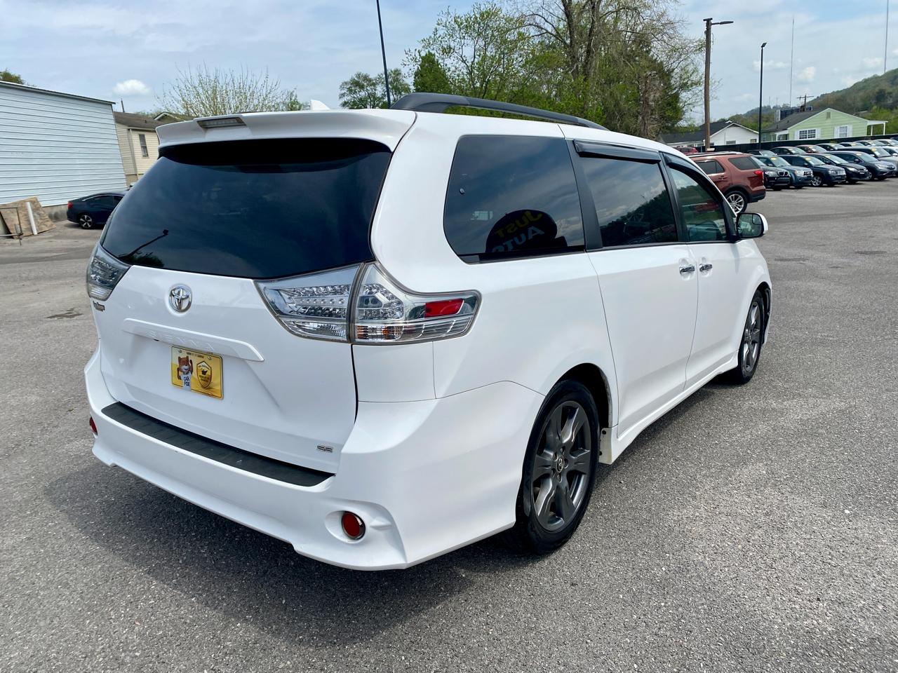 Toyota Sienna SE FWD 8-Passenger (Natl) 2019