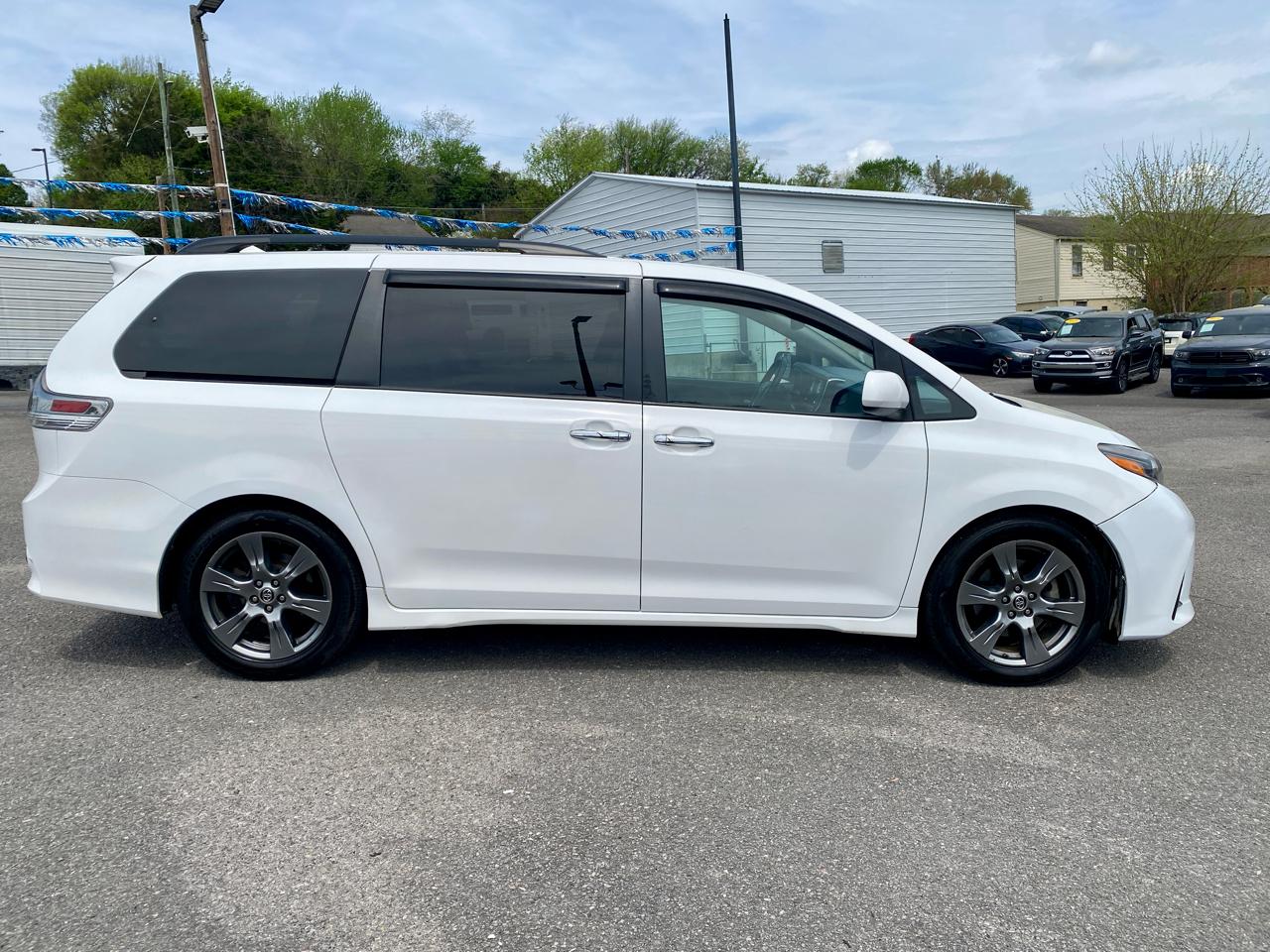 Toyota Sienna SE FWD 8-Passenger (Natl) 2019