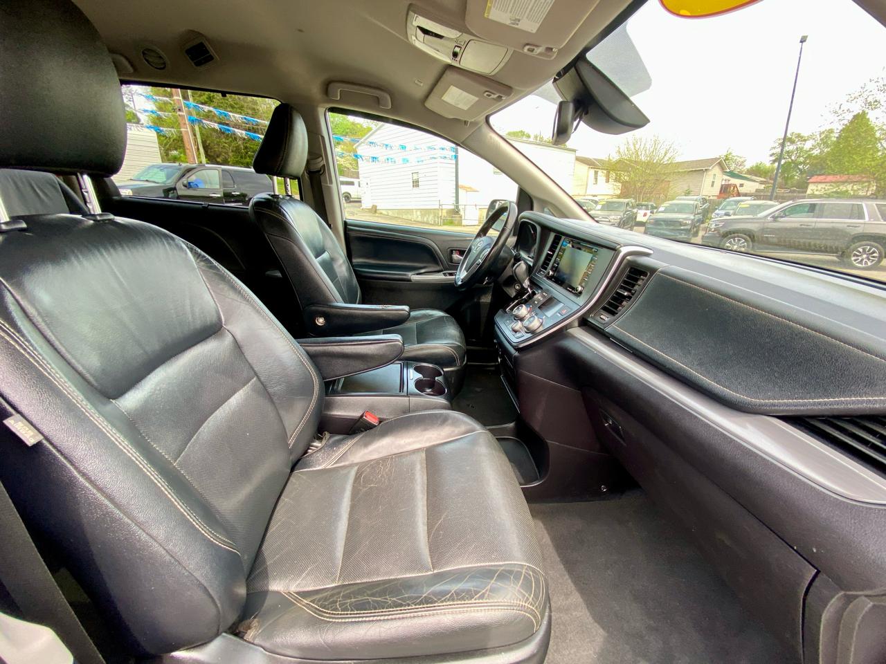 Toyota Sienna SE FWD 8-Passenger (Natl) 2019