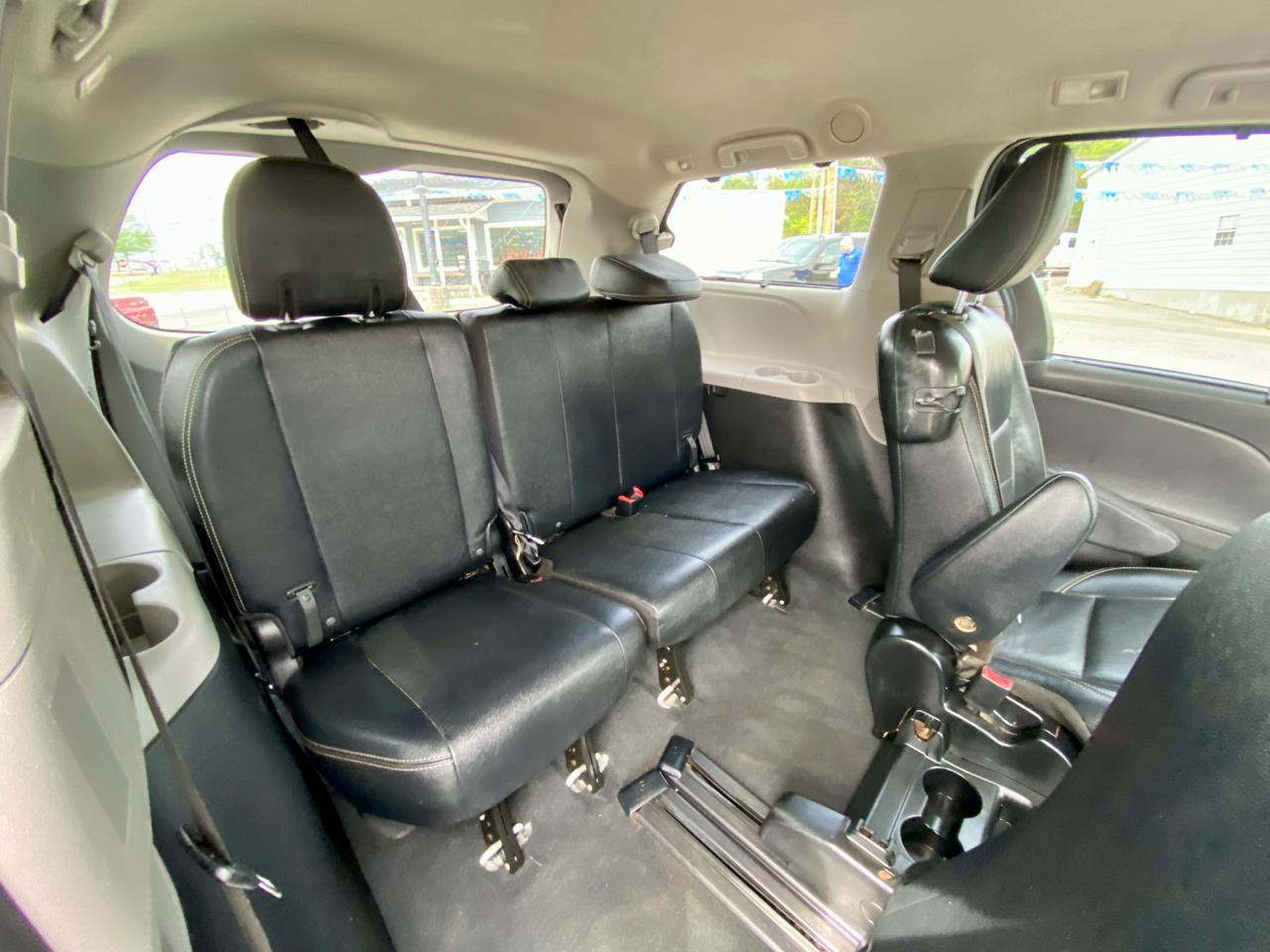 Toyota Sienna SE FWD 8-Passenger (Natl) 2019