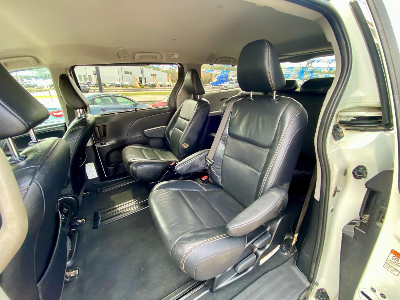 Toyota Sienna SE FWD 8-Passenger (Natl) 2019