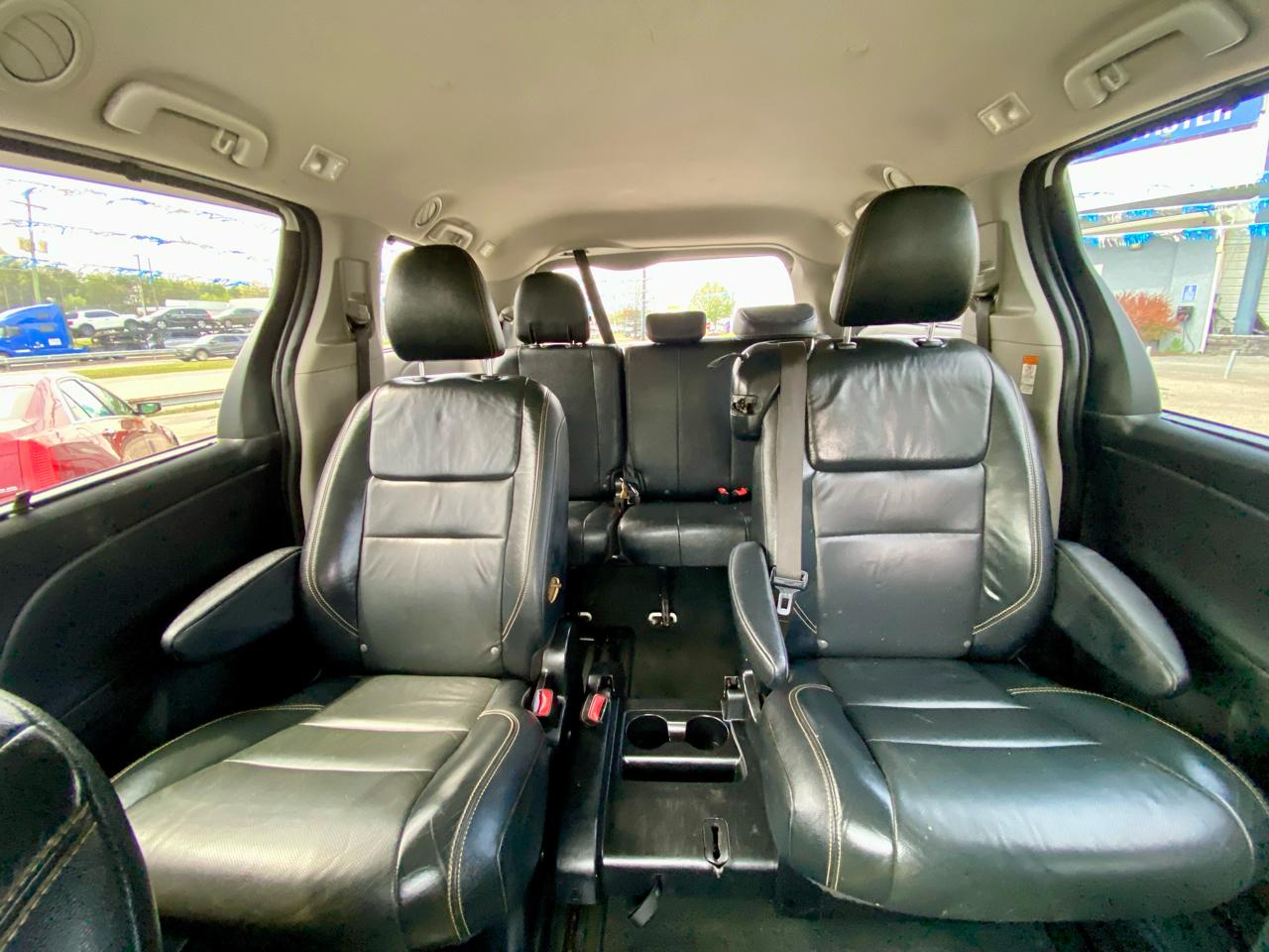 Toyota Sienna SE FWD 8-Passenger (Natl) 2019