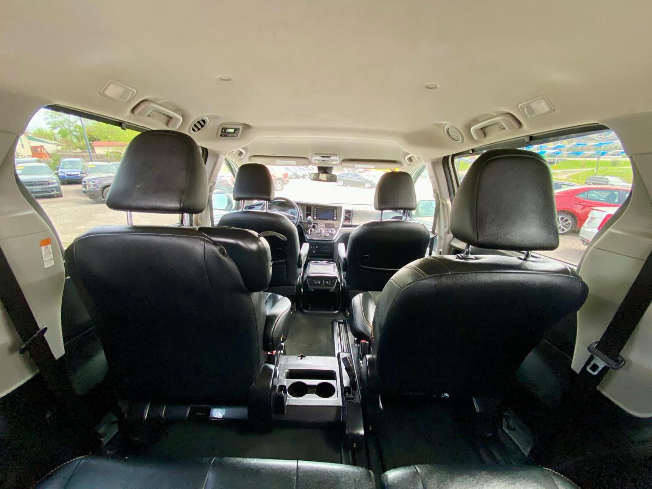 Toyota Sienna SE FWD 8-Passenger (Natl) 2019