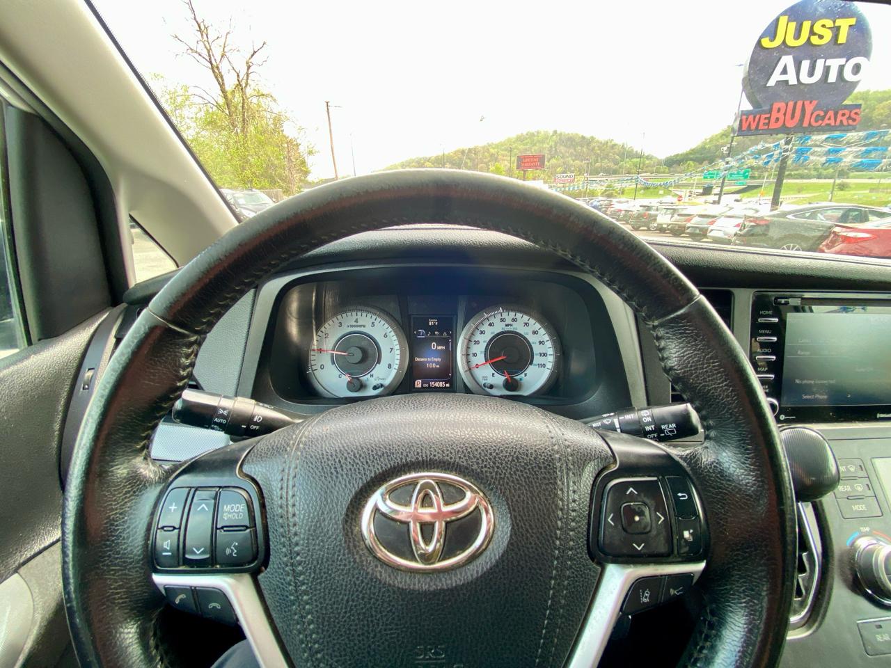 Toyota Sienna SE FWD 8-Passenger (Natl) 2019