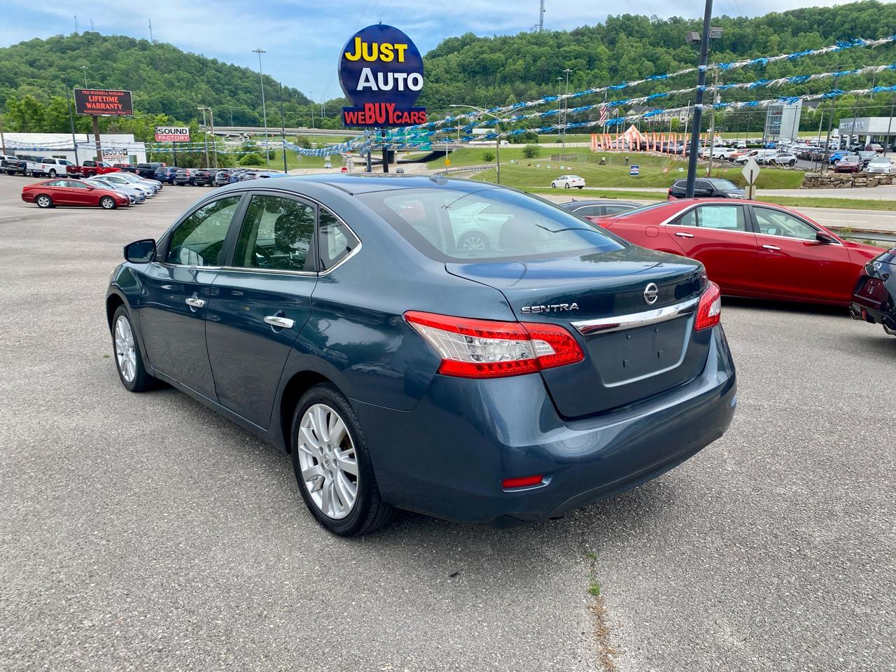 Nissan Sentra 4dr Sdn I4 CVT SL 2015