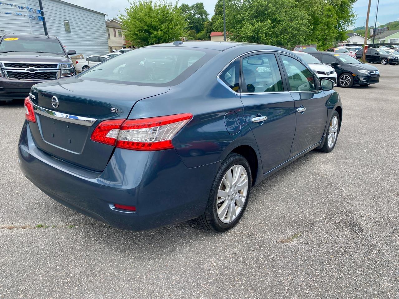 Nissan Sentra 4dr Sdn I4 CVT SL 2015