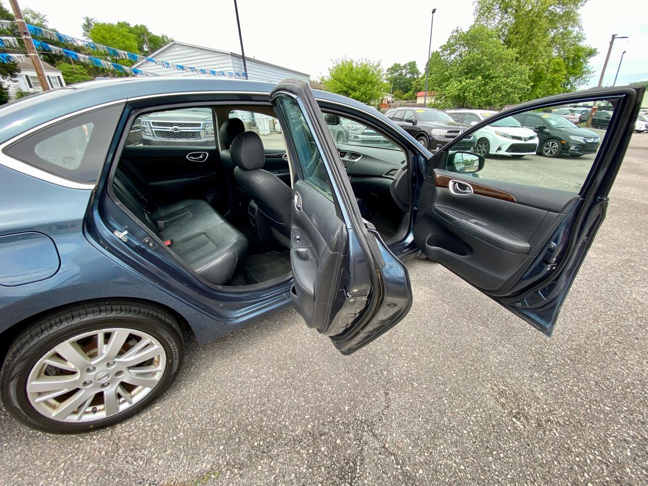 Nissan Sentra 4dr Sdn I4 CVT SL 2015