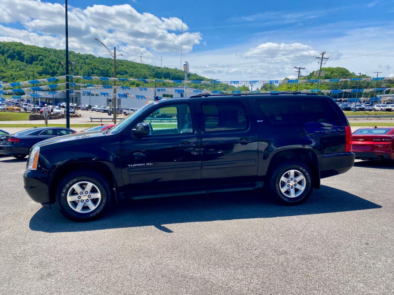 GMC Yukon XL 4WD 4dr 1500 SLT 2014