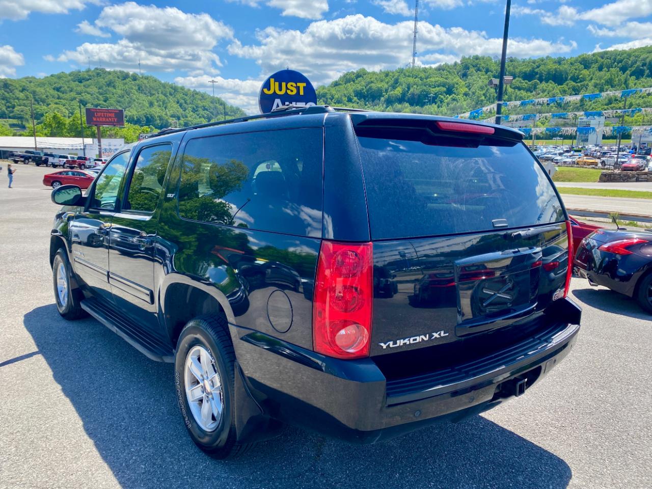 GMC Yukon XL 4WD 4dr 1500 SLT 2014