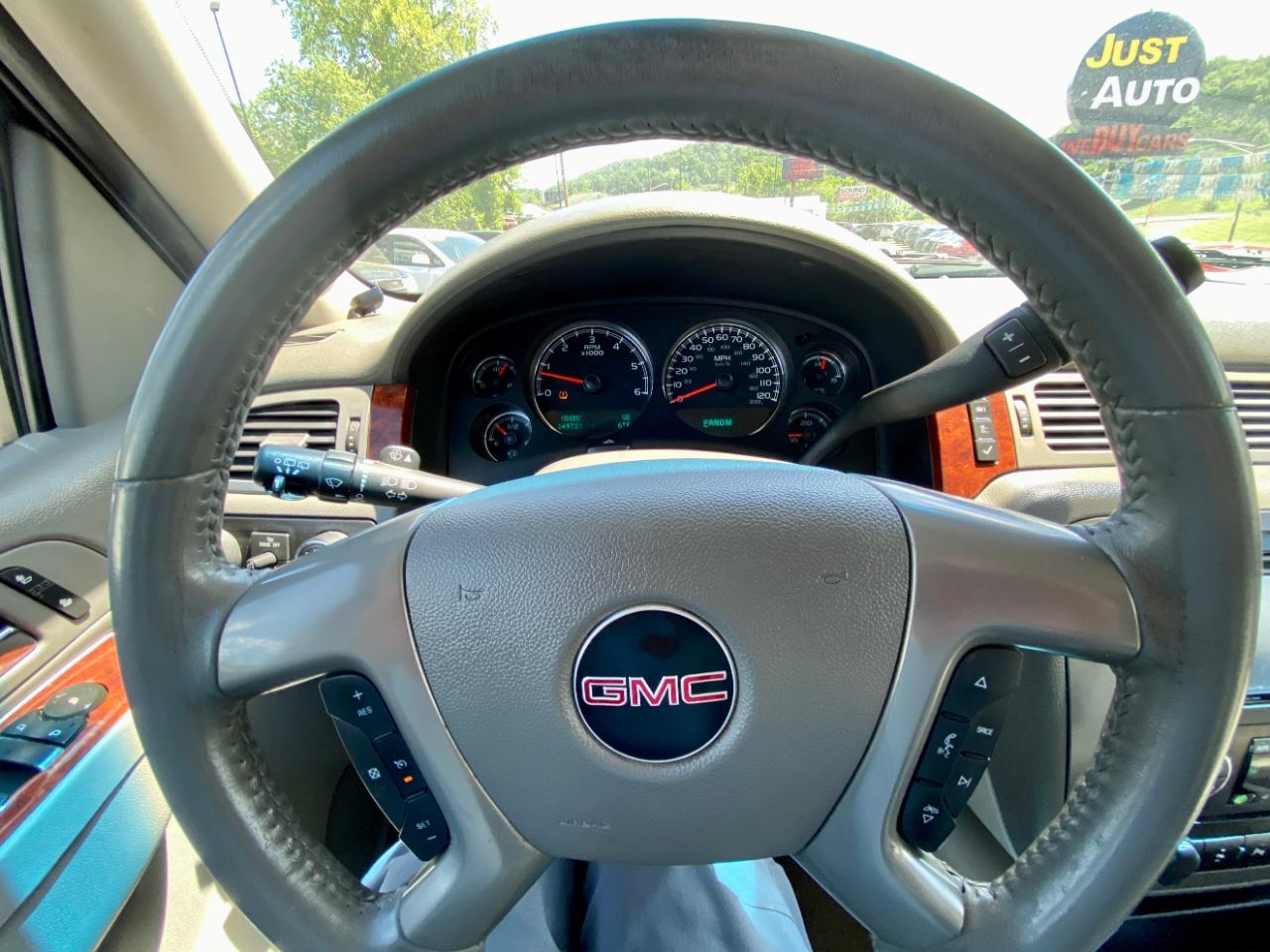 GMC Yukon XL 4WD 4dr 1500 SLT 2014
