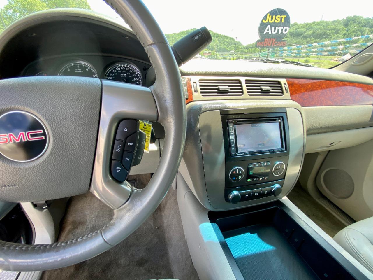 GMC Yukon XL 4WD 4dr 1500 SLT 2014
