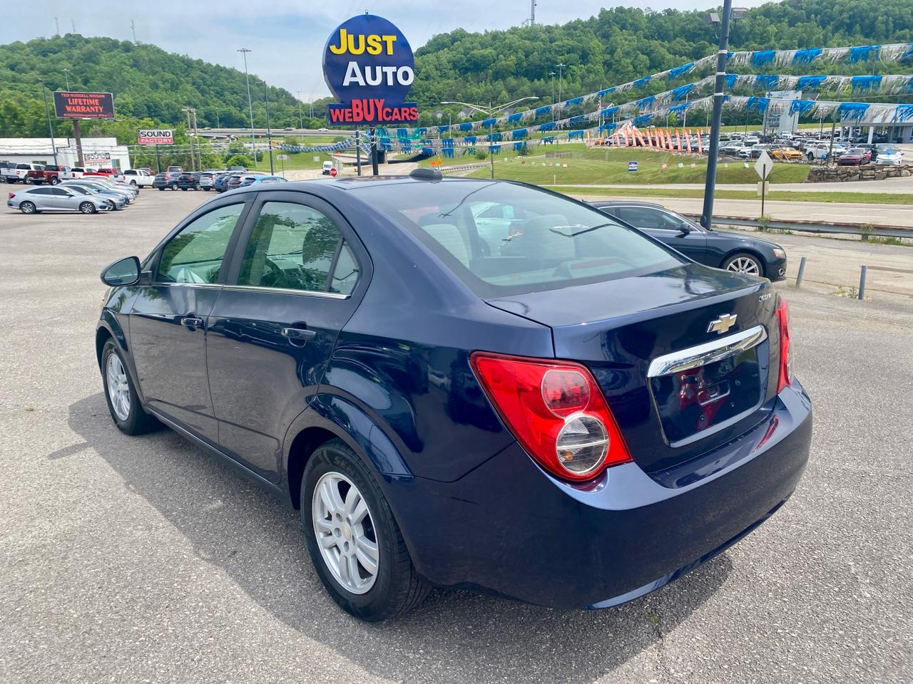 Chevrolet Sonic 4dr Sdn Auto LT 2015