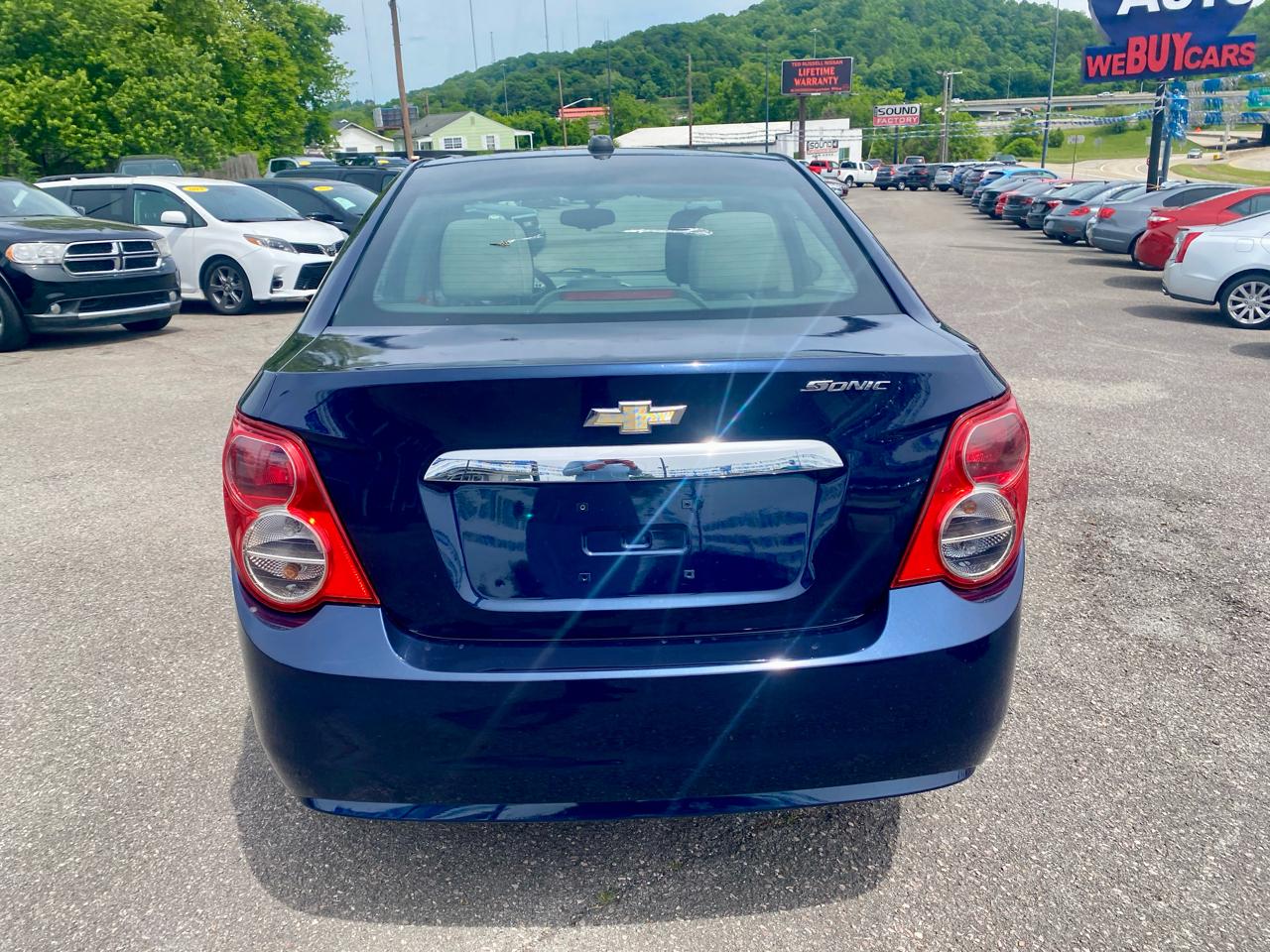 Chevrolet Sonic 4dr Sdn Auto LT 2015