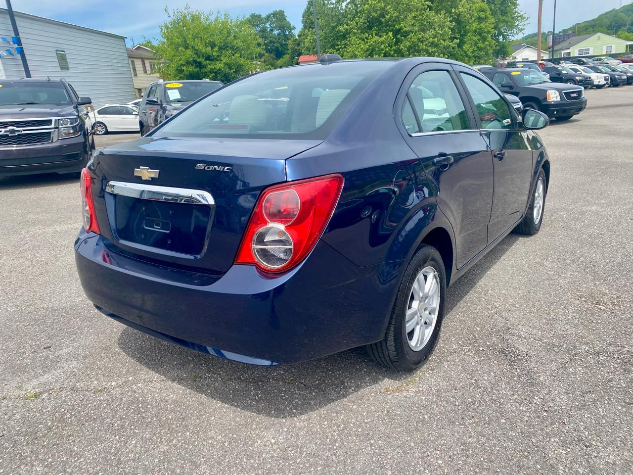 Chevrolet Sonic 4dr Sdn Auto LT 2015