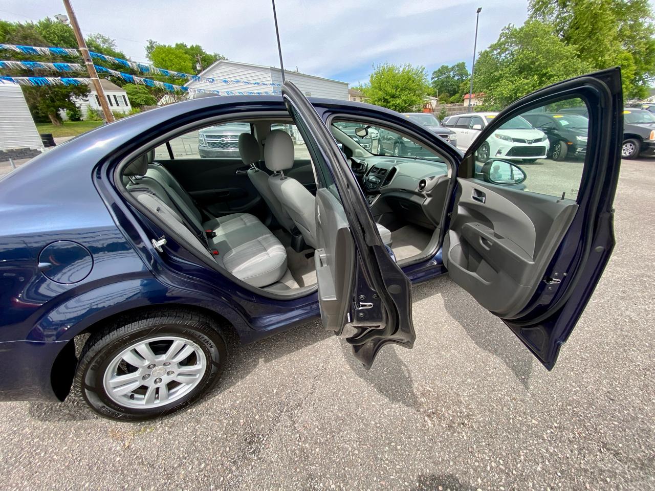 Chevrolet Sonic 4dr Sdn Auto LT 2015