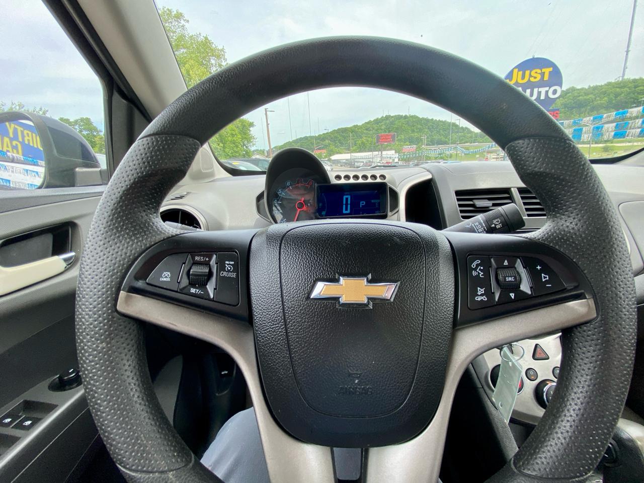 Chevrolet Sonic 4dr Sdn Auto LT 2015