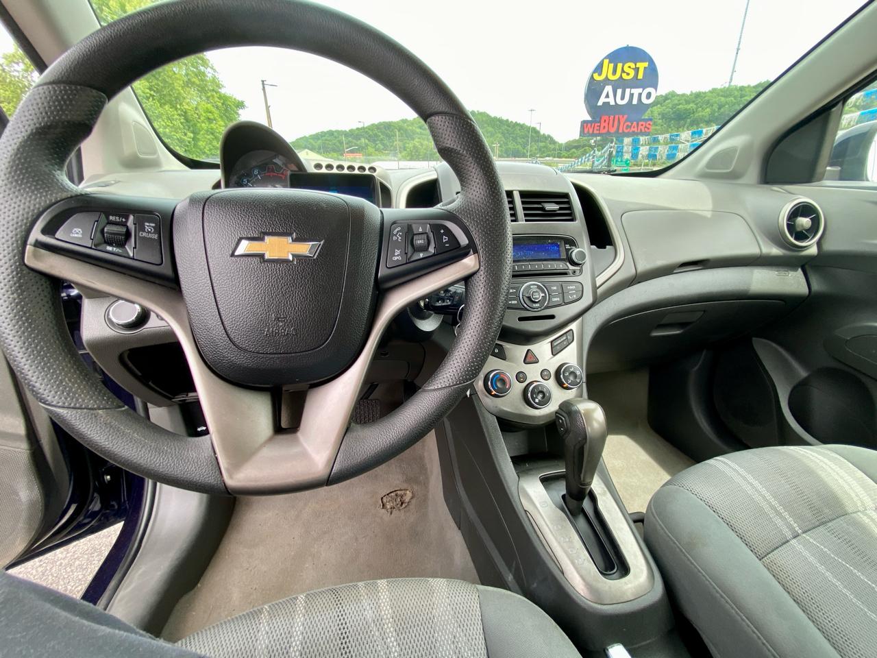 Chevrolet Sonic 4dr Sdn Auto LT 2015