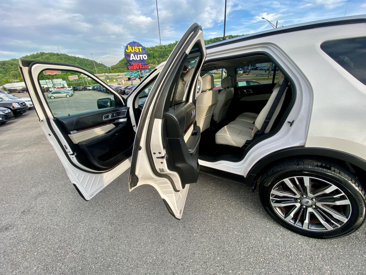 Ford Explorer 4WD 4dr Platinum 2016
