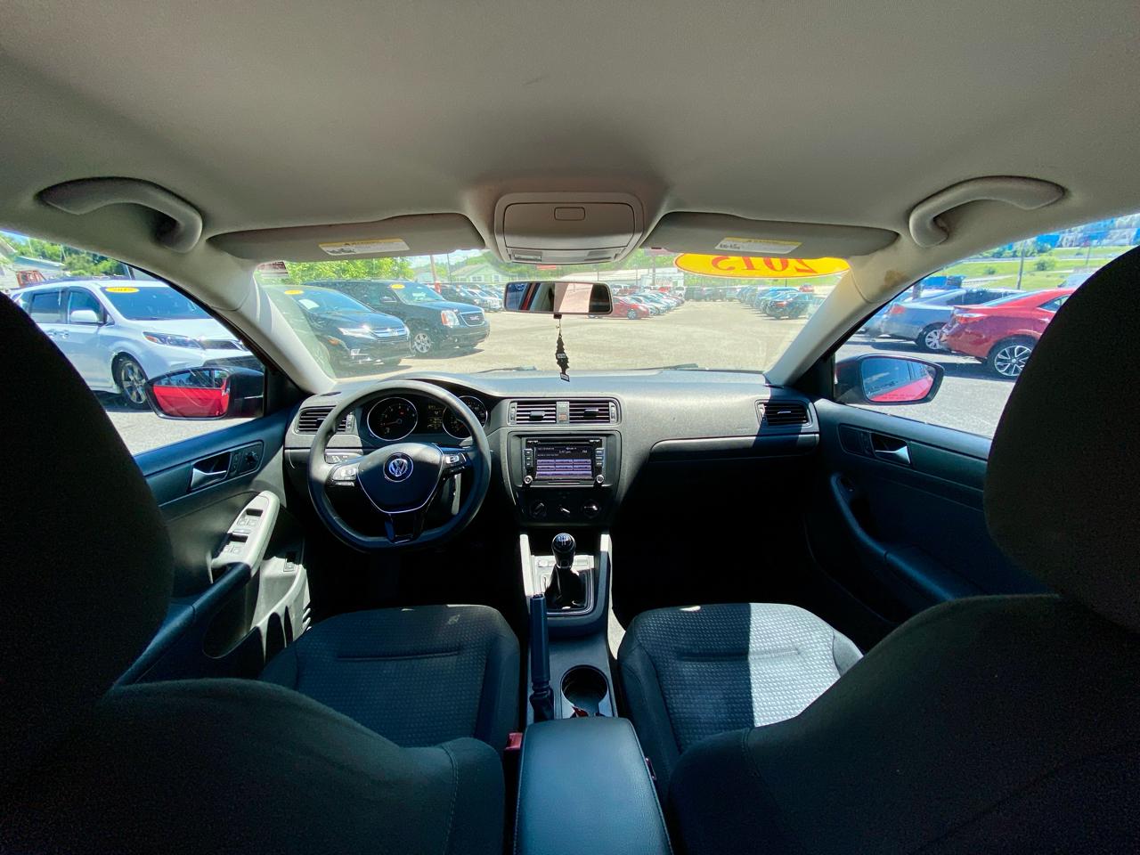 Volkswagen Jetta Sedan 4dr Man 2.0L S 2015