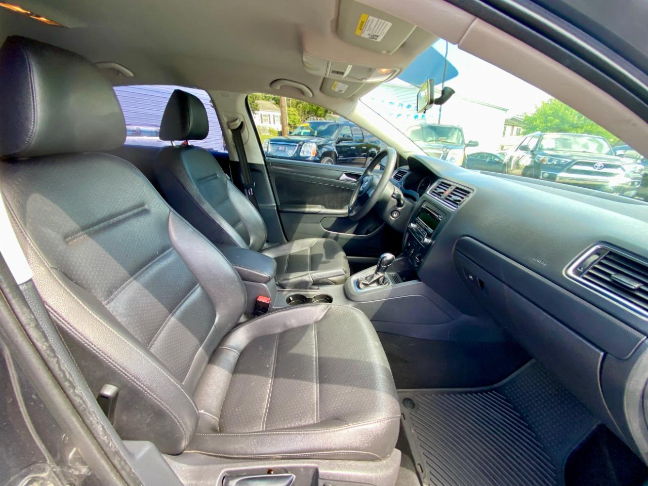 Volkswagen Jetta Sedan 4dr Auto SE PZEV 2014