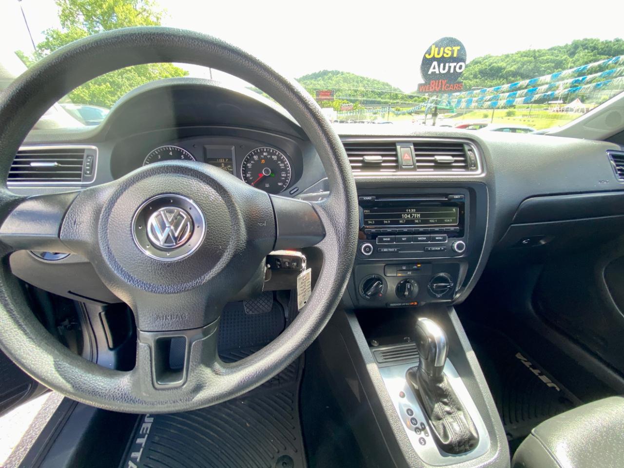 Volkswagen Jetta Sedan 4dr Auto SE PZEV 2014