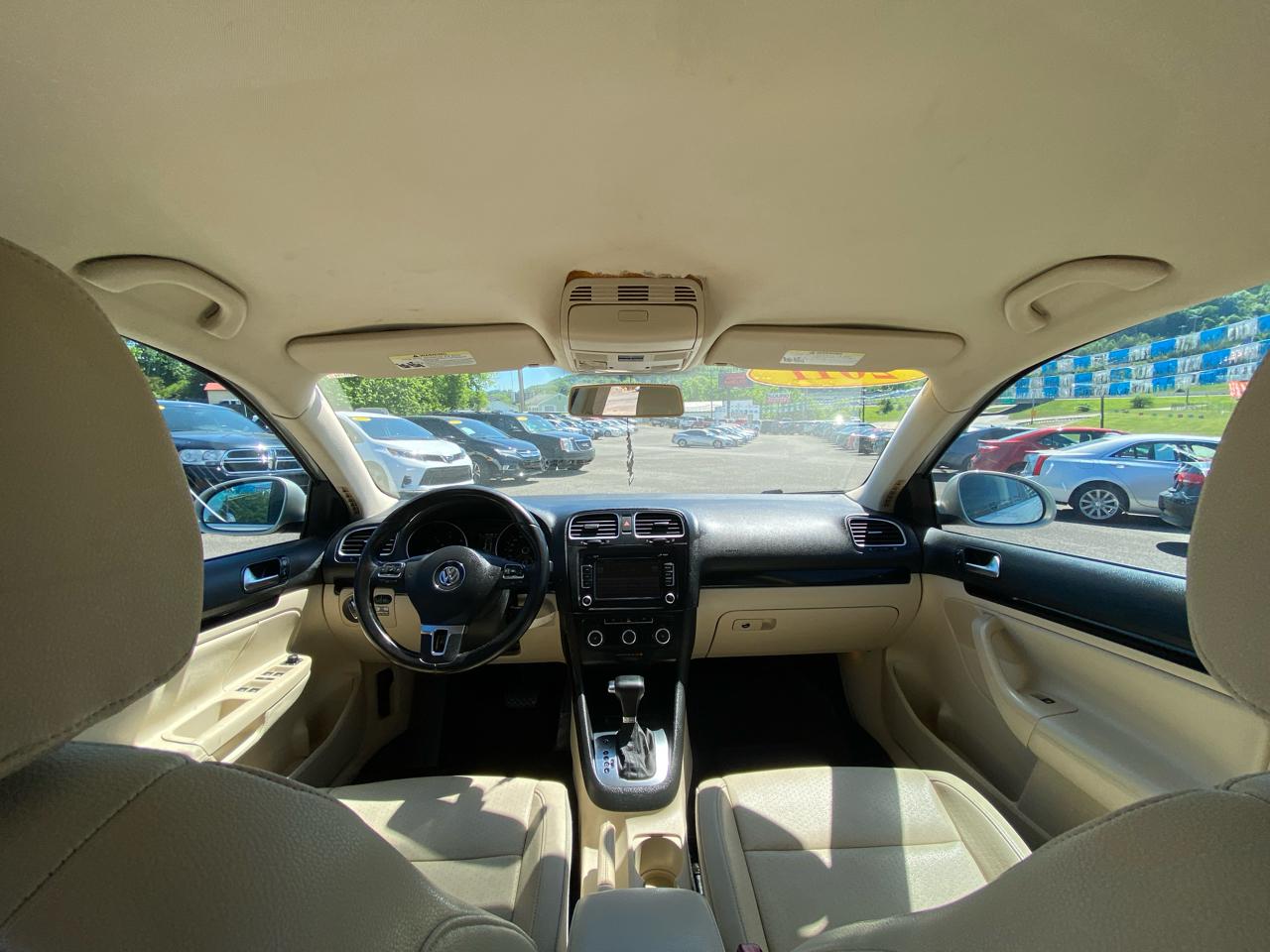 Volkswagen Jetta SportWagen 4dr DSG TDI 2011