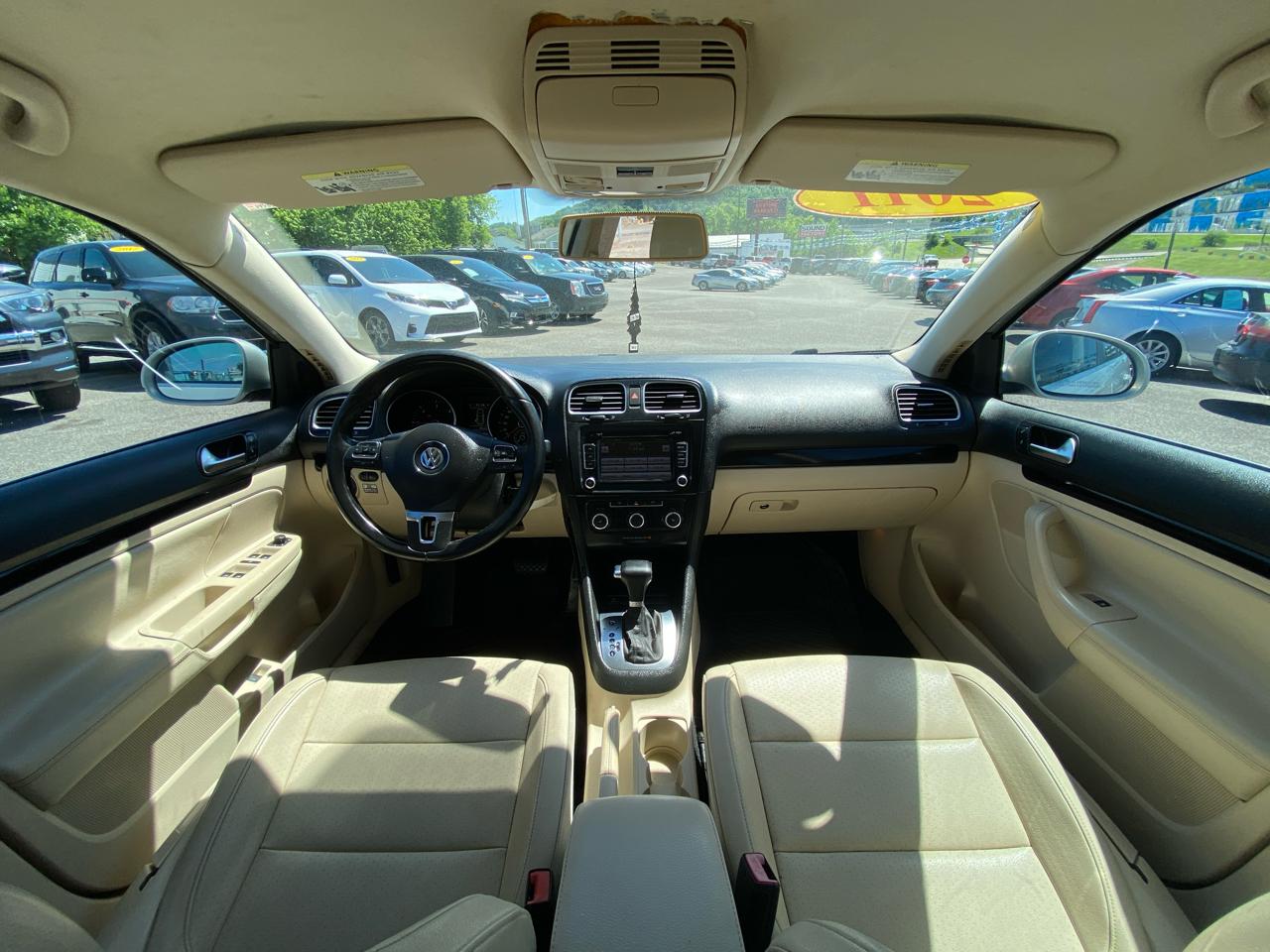 Volkswagen Jetta SportWagen 4dr DSG TDI 2011