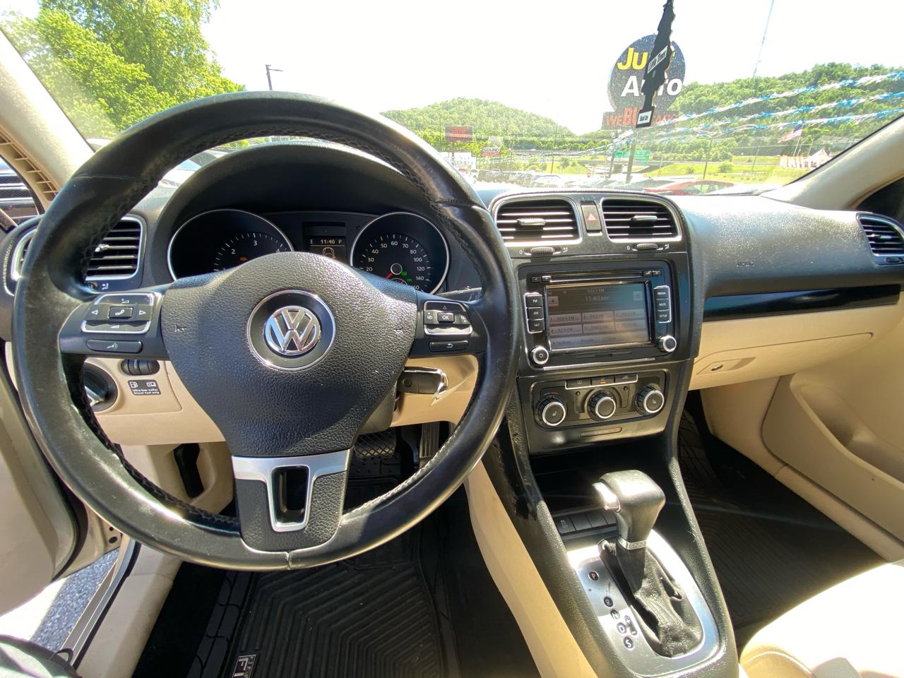 Volkswagen Jetta SportWagen 4dr DSG TDI 2011