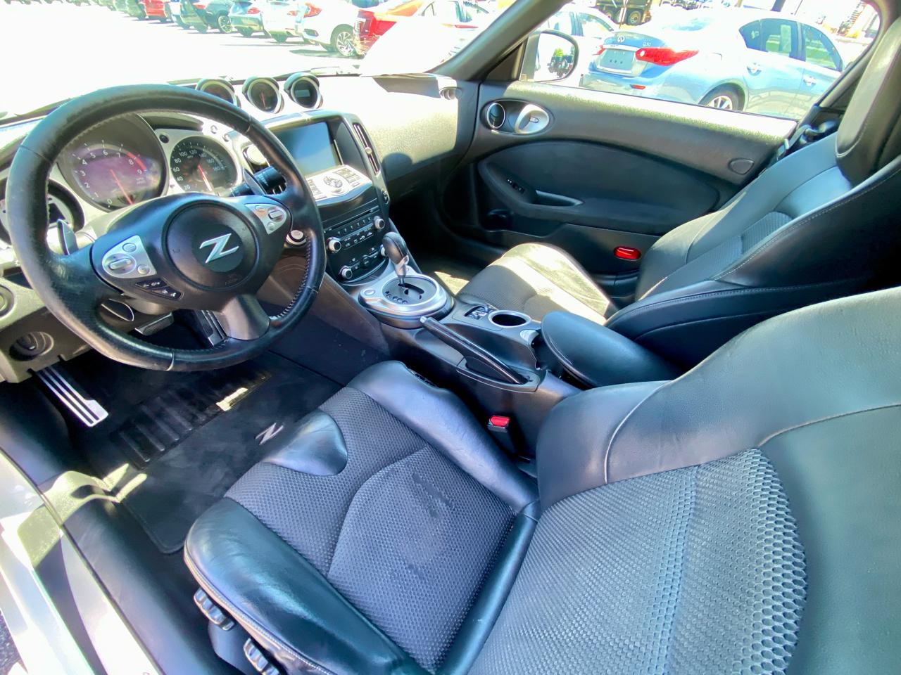 Nissan 370Z 2dr Roadster Auto Touring 2010