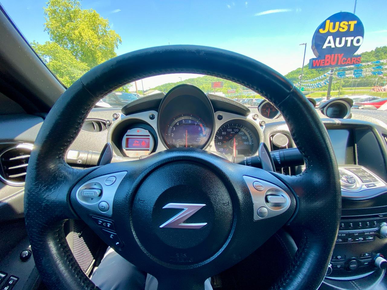 Nissan 370Z 2dr Roadster Auto Touring 2010