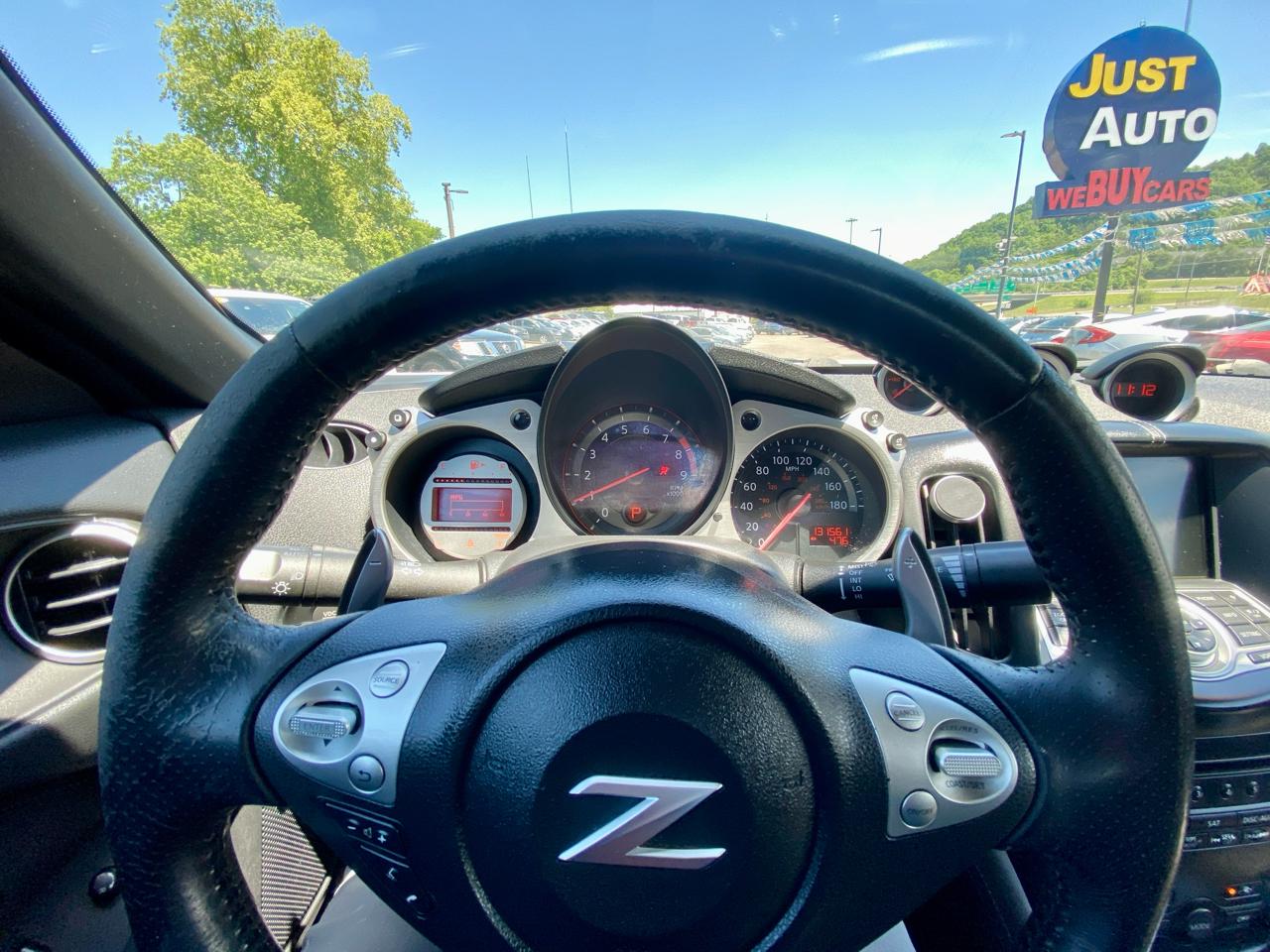Nissan 370Z 2dr Roadster Auto Touring 2010
