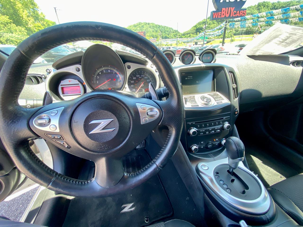 Nissan 370Z 2dr Roadster Auto Touring 2010