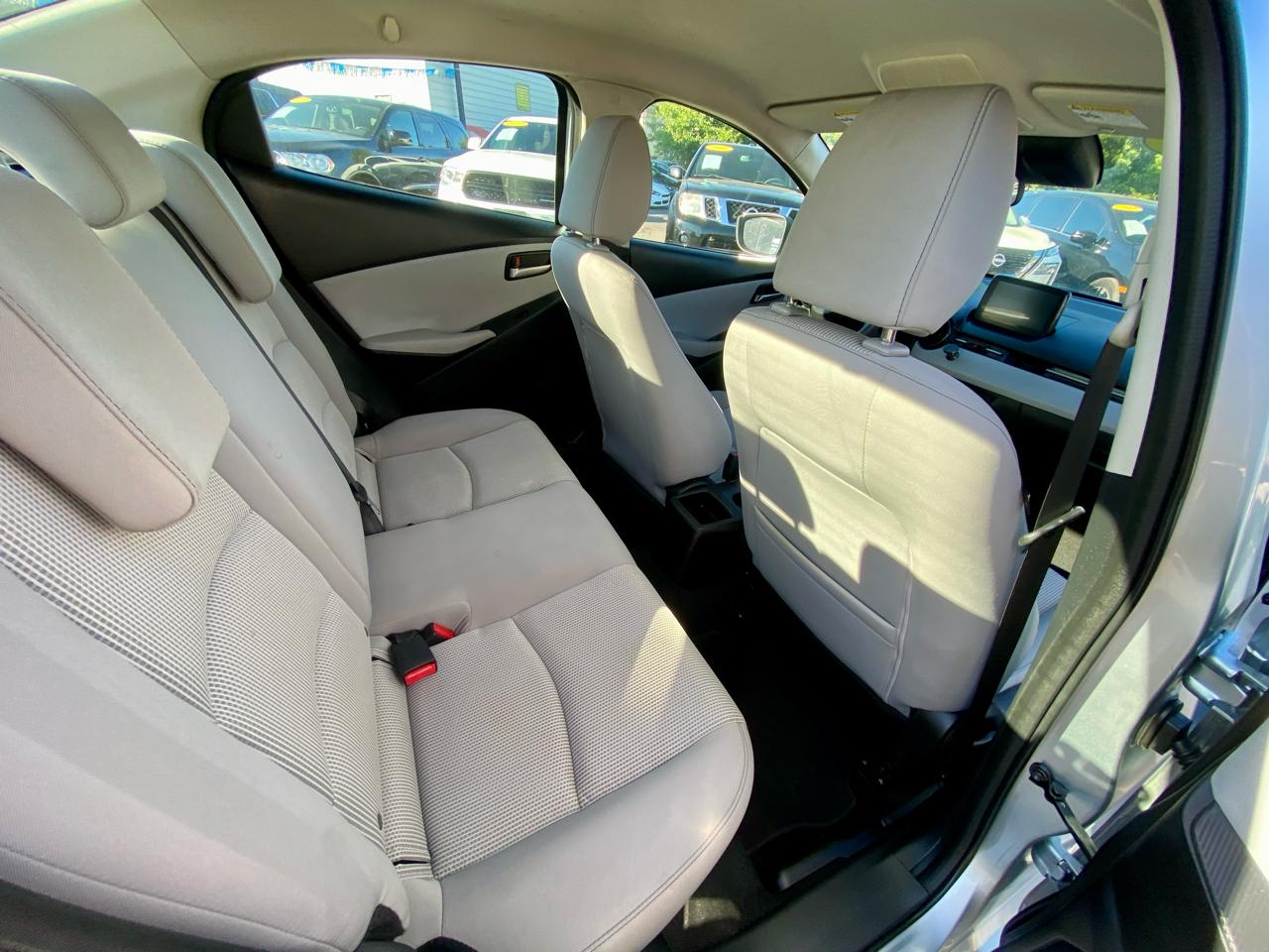 Toyota Yaris Sedan XLE Auto (Natl) 2019