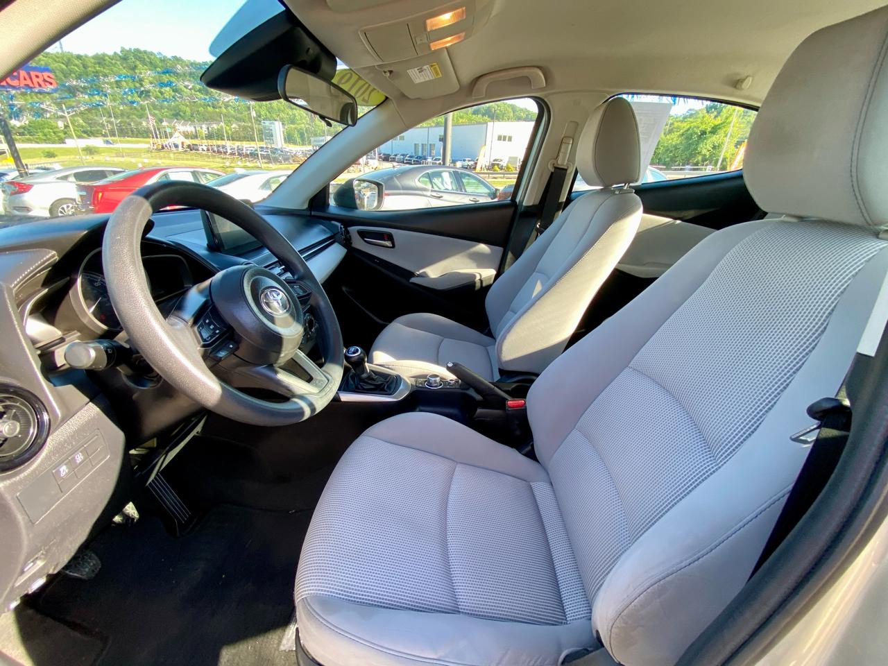 Toyota Yaris Sedan XLE Auto (Natl) 2019