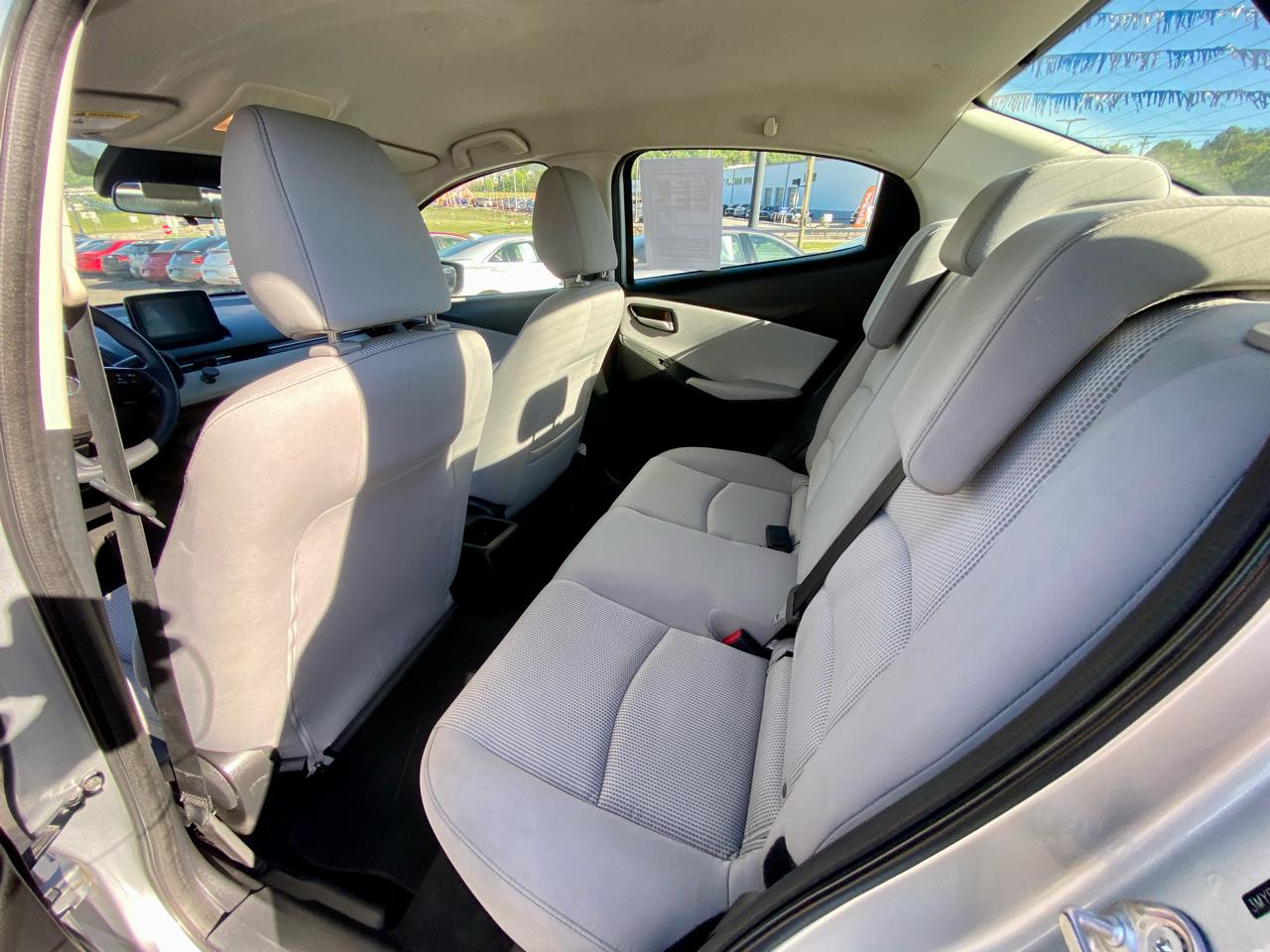 Toyota Yaris Sedan XLE Auto (Natl) 2019