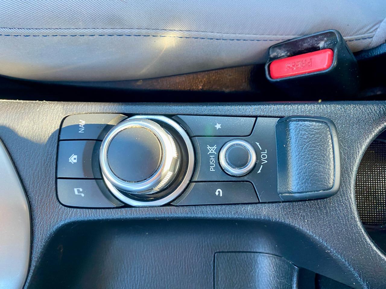 Toyota Yaris Sedan XLE Auto (Natl) 2019