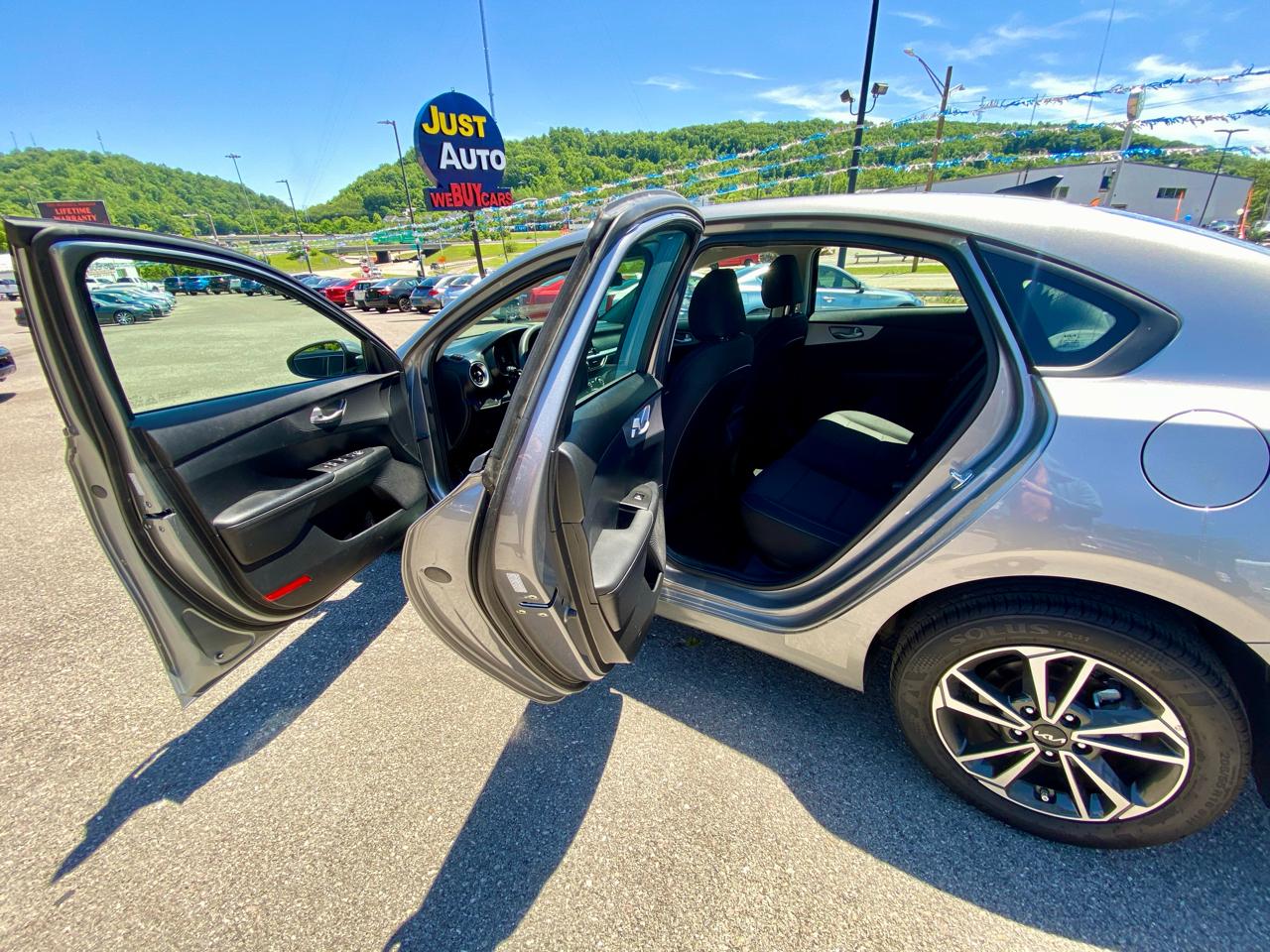Kia Forte LXS IVT 2024