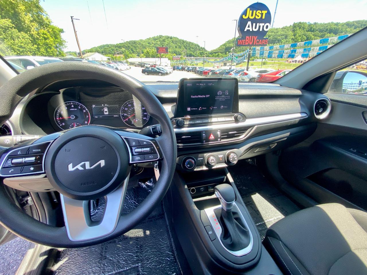 Kia Forte LXS IVT 2024