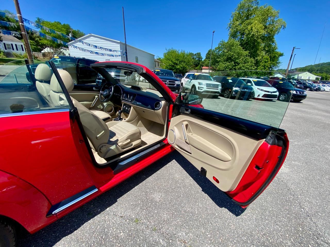 Volkswagen Beetle Convertible 2dr DSG 2.0T PZEV 2013