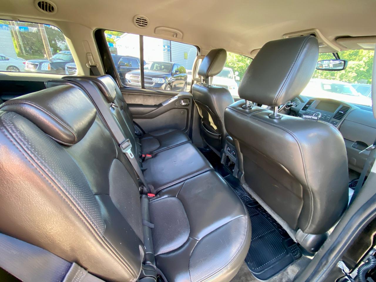 Nissan Pathfinder 4WD 4dr V6 Silver 2011