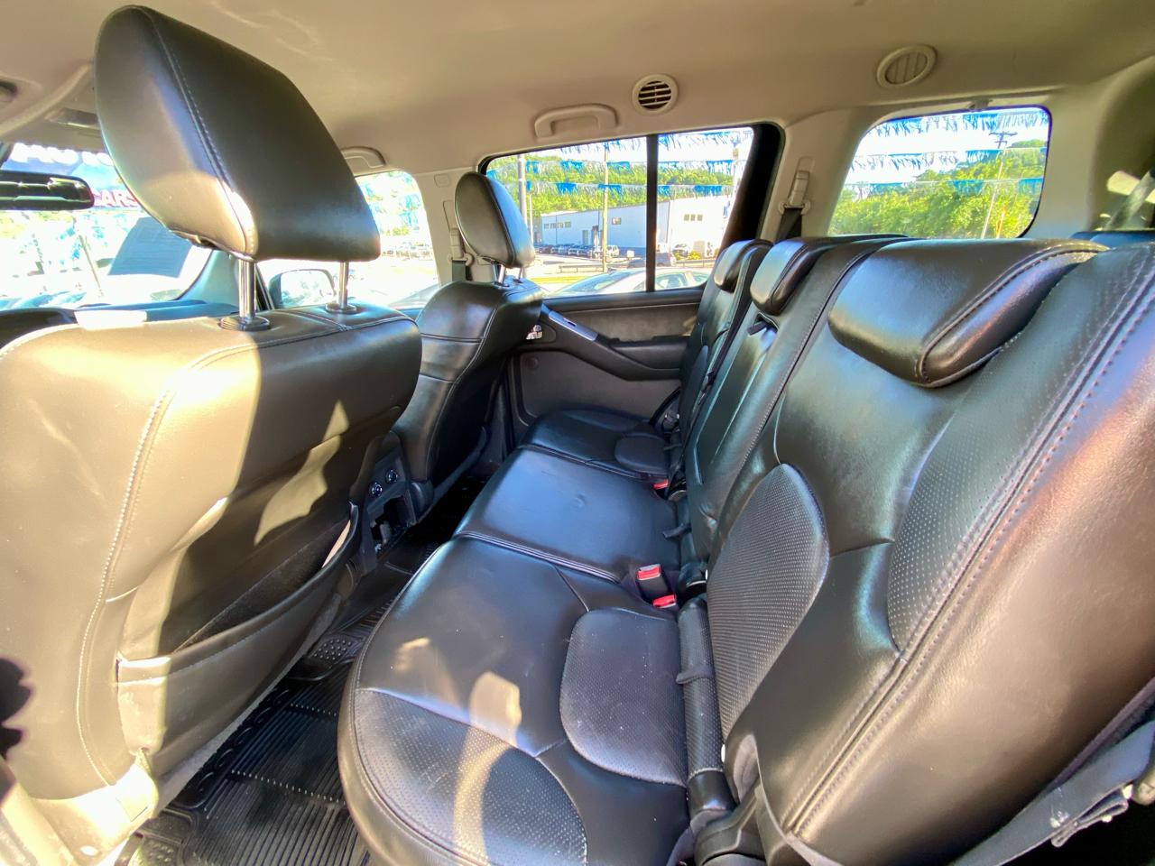 Nissan Pathfinder 4WD 4dr V6 Silver 2011
