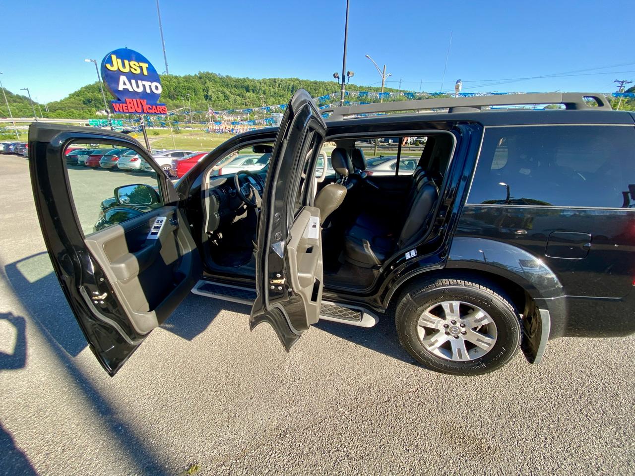 Nissan Pathfinder 4WD 4dr V6 Silver 2011