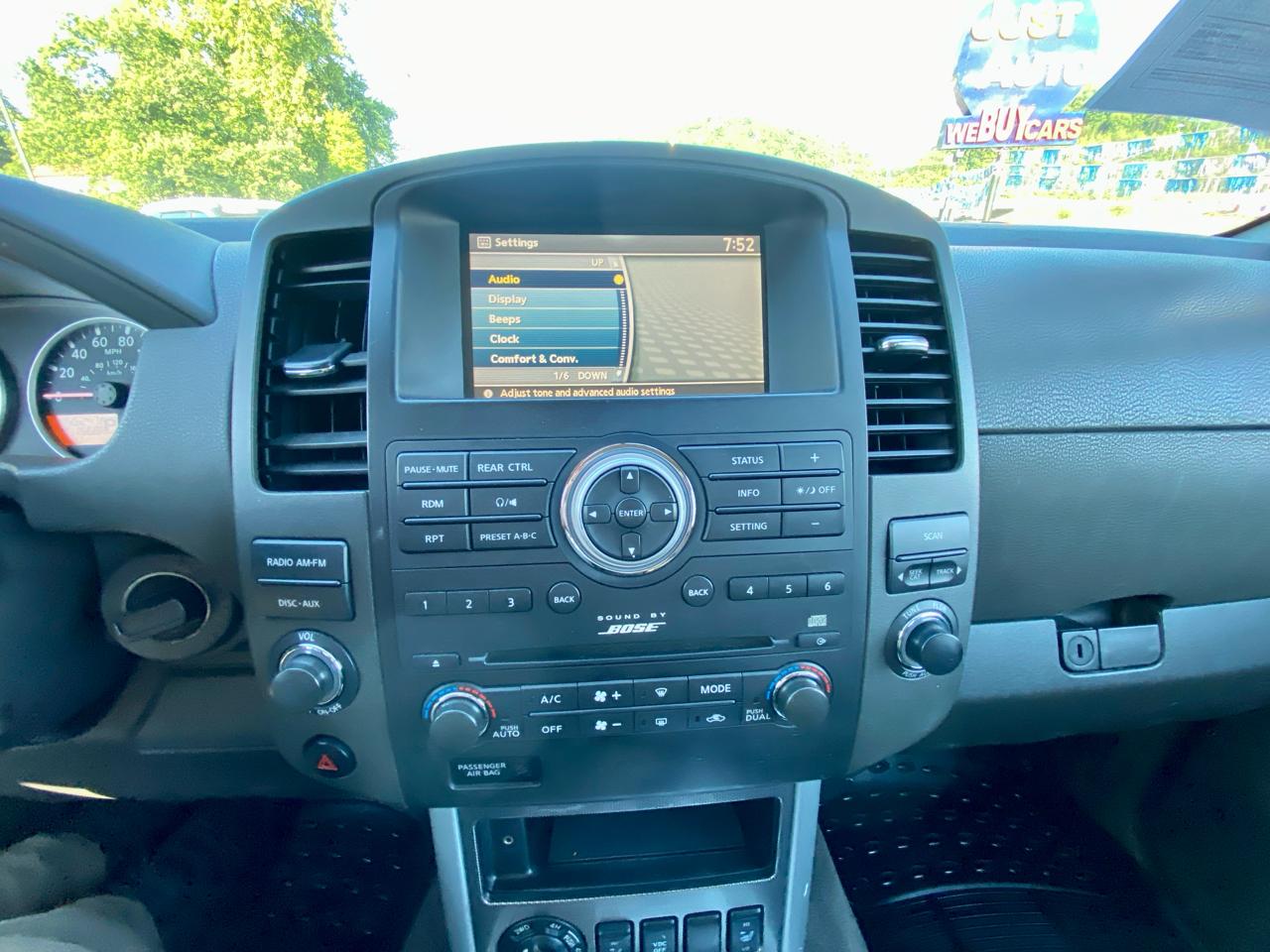 Nissan Pathfinder 4WD 4dr V6 Silver 2011