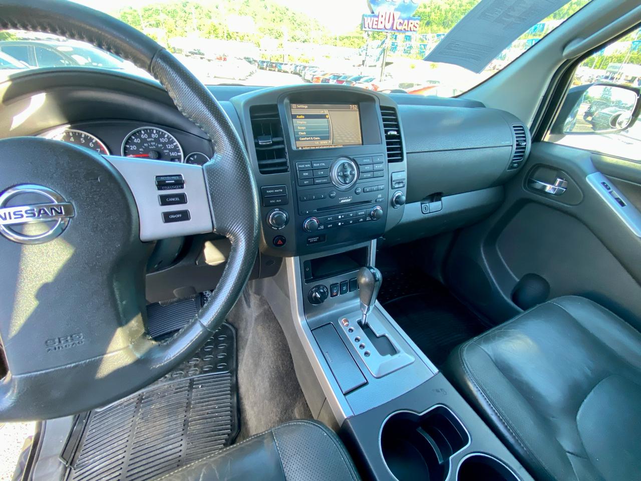 Nissan Pathfinder 4WD 4dr V6 Silver 2011