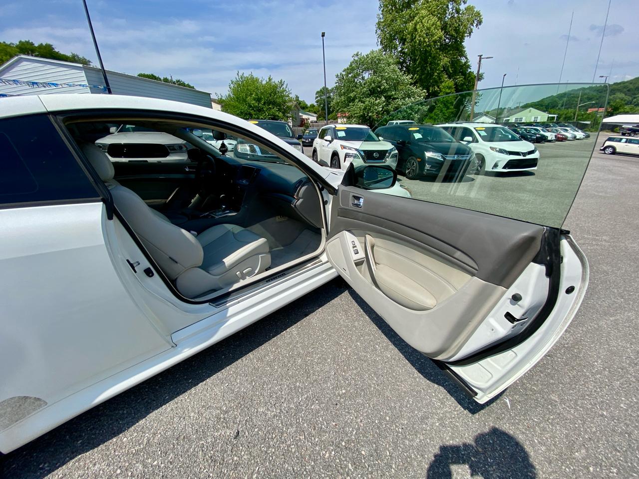 Infiniti G37 Coupe 2dr Journey RWD 2012