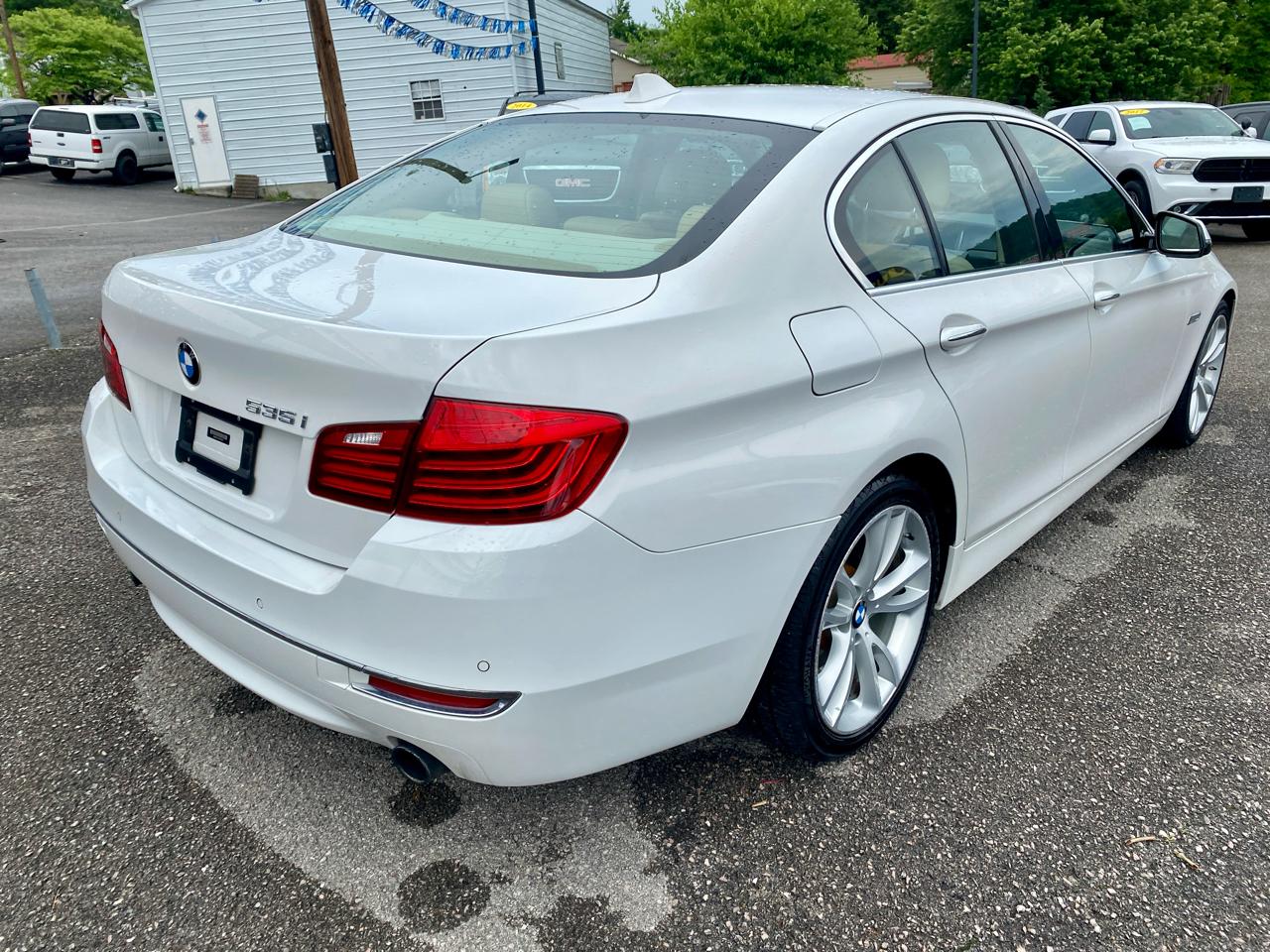 BMW 5 Series 4dr Sdn 535i RWD 2014