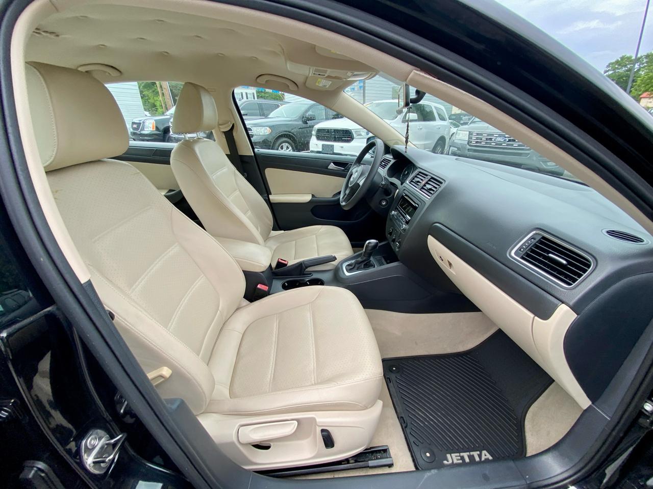 Volkswagen Jetta Sedan 4dr Auto SE PZEV 2014
