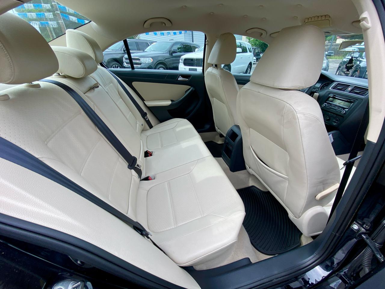 Volkswagen Jetta Sedan 4dr Auto SE PZEV 2014